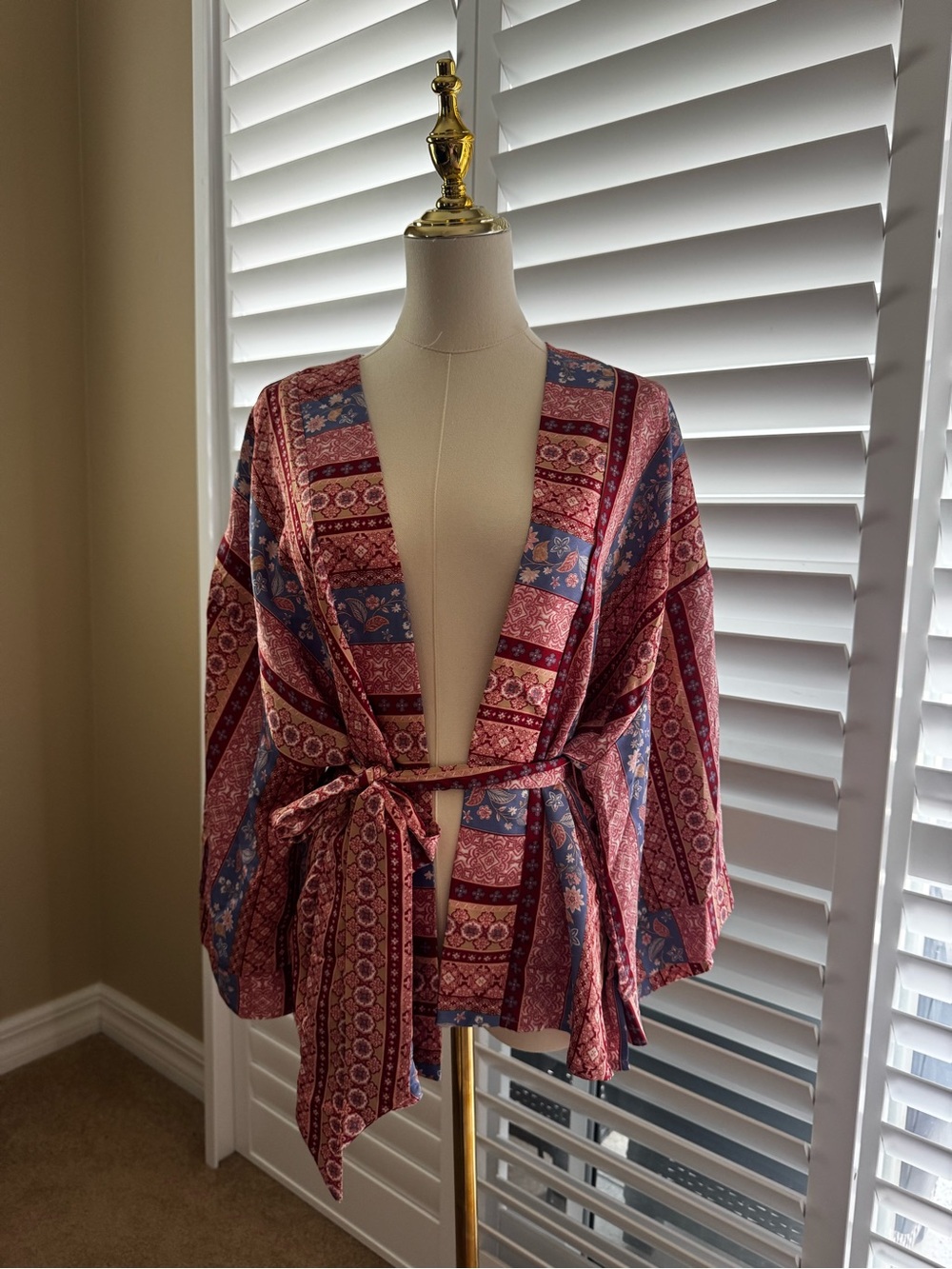 NWT Dress Forum Red and Blue Patterned Tie-Waist Kimono Jacket